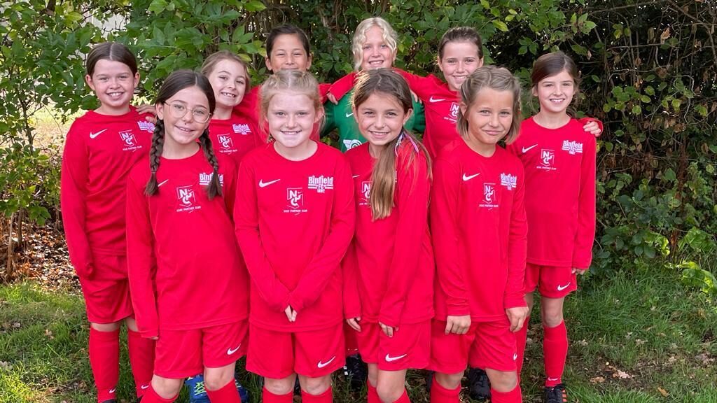 Binfield FC u10s girls team