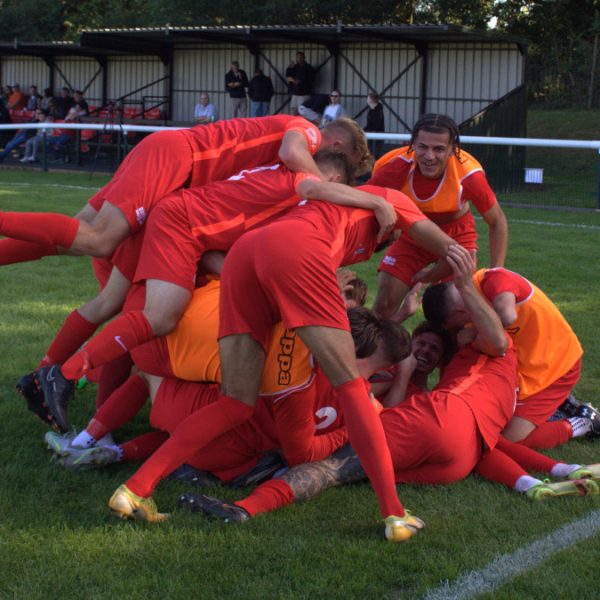 Binfield-Tonbridge-Angels-FACup-15
